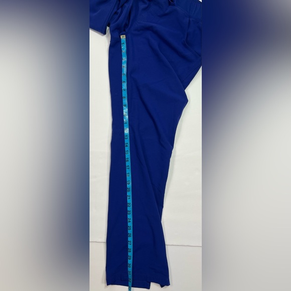 Figs LIMITED EDITION Kade Cargo Scrub Pants - deep royal blue, M Tall - Picture 7 of 10
